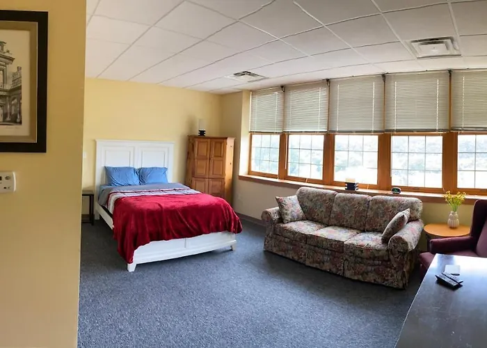 Pershing Heights 203