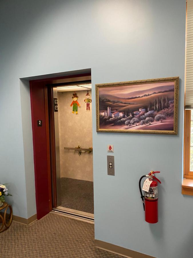 Apartment Pershing Heights 203 *